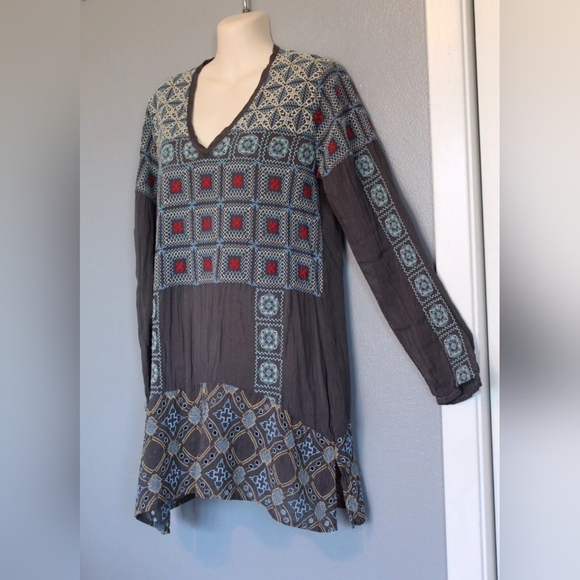 Johnny Was embroidered Tunic Top Blouse XS Cupro Rayon Bohemian - Picture 2 of 8